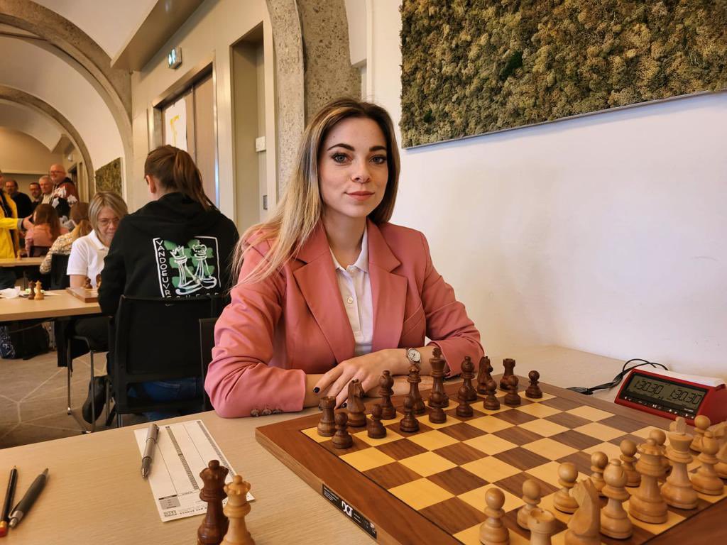 Dina Belenkaya on X: Crvena Zvedza is my new chess family for the