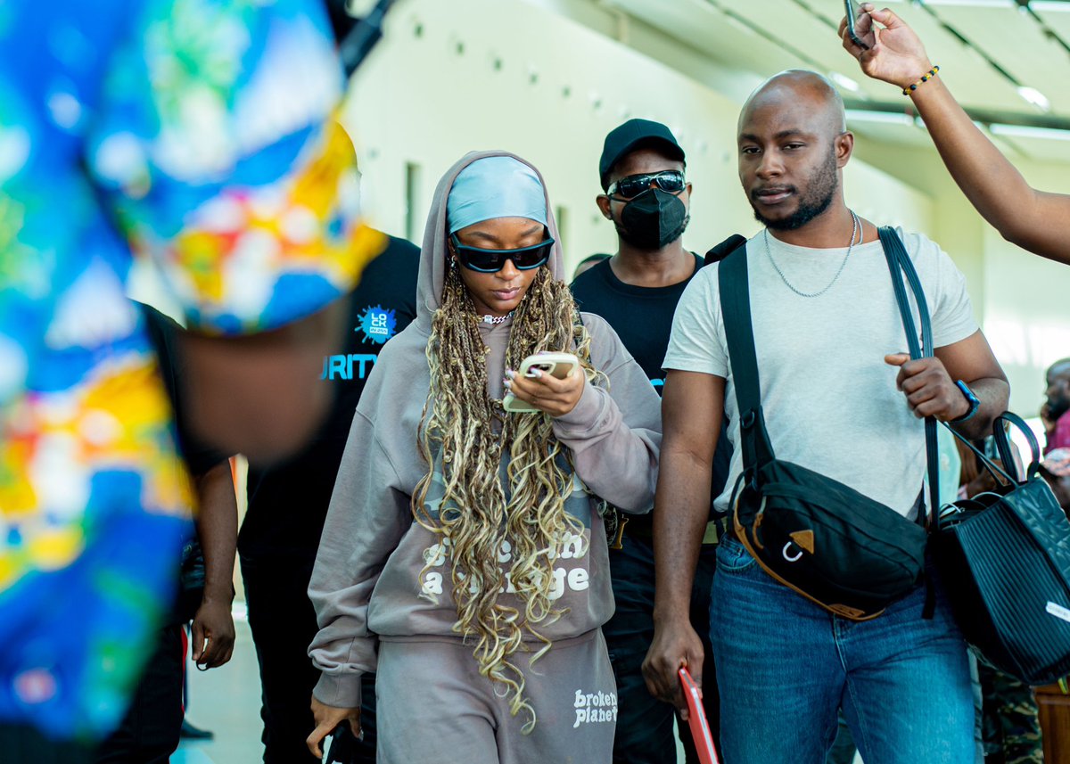 lockin255's tweet photo. THE CELESTIAL BEING HAS LANDED💫

@ayrastarr is now in Dar Es Salaam for one of the most epic concerts this year #LOCKIN255RELOADED #StarrPerformance💫 #LETSFILLUPTHESUPERDOME

Tickets available on @Nilipetz https://t.co/uujgZEnrG3