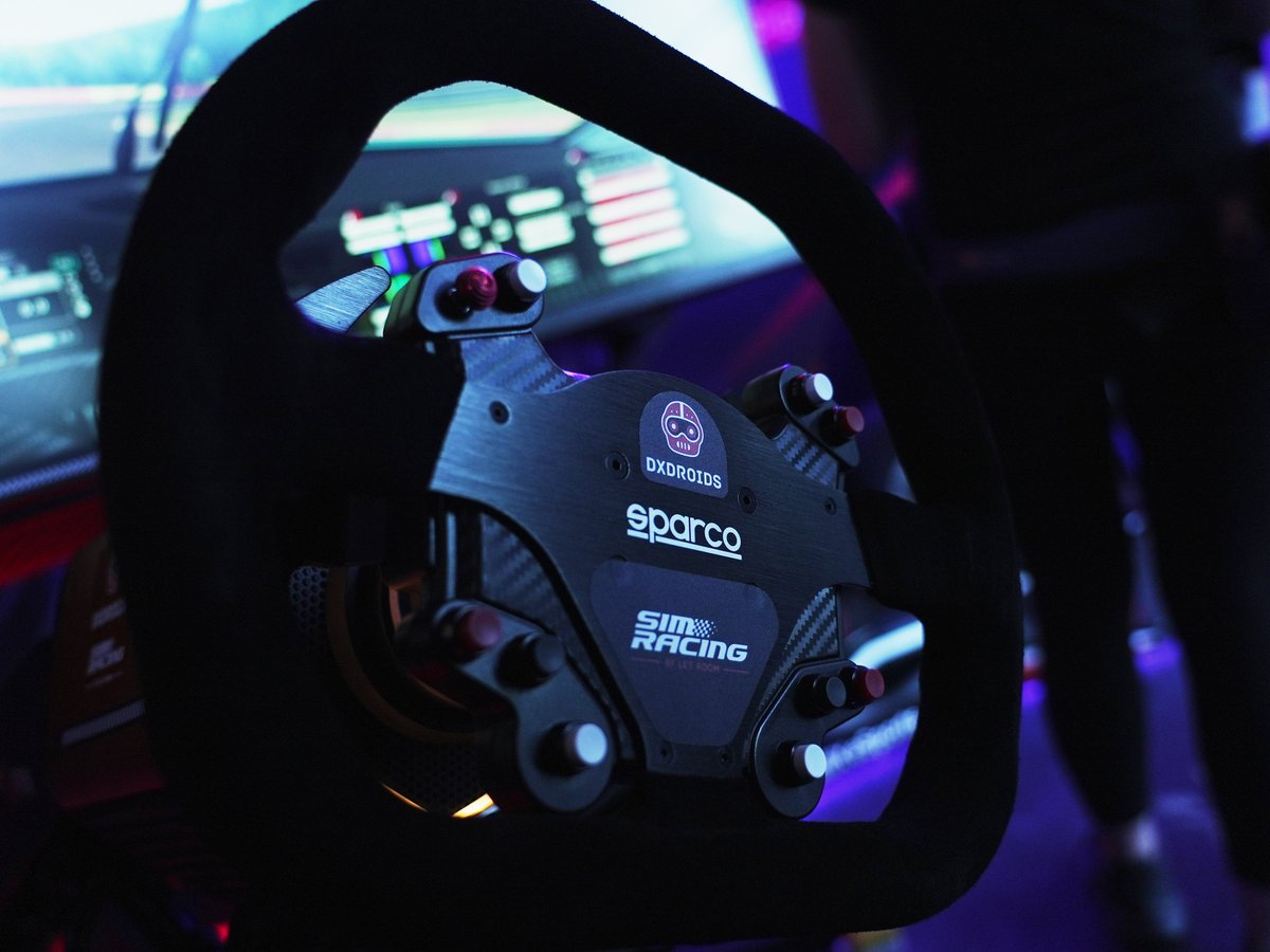Aprovecha el fin de semana para vivir la experiencia hiperrealista de✨SIMRACING BY LET ROOM ✨

Pon a prueba tu habilidad en nuestros simuladores <a href="/imsimofficial/">ImSim</a> de última tecnología.

📍 C/ Marina, 19 - BCN
Info + reservas➡️ bit.ly/3UwFAQ7

#motorsport #simracing
