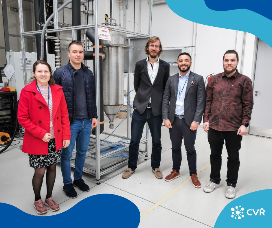 CVRez's tweet photo. V dubnu jsme měli tu čest hostit Rafaela Guedeze, profesora ze švédské univerzity KTH a koordinátora projektu @solarsco2ol. Setkání se zaměřilo na akumulaci energie a vývoj sCO2 energetických oběhů. Děkujeme za inspirativní setkání! #technologie #energie #sCO2 #project https://t.co/Ad3gK5YpeP