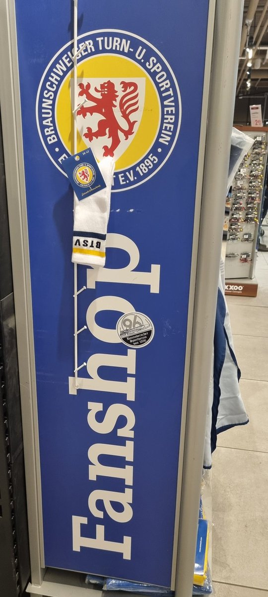 Ich habs wieder gemacht🤣
🖤🤍💚 #h96 #alteliebe <a href="/Hannover96/">Hannover 96</a>