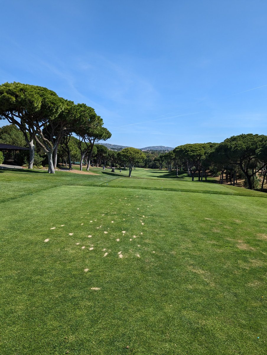 ddonnyowl's tweet photo. @yourgolftravel @Dompedrogolf Old course Vilamoura easy. Wow https://t.co/ZqpC3svH83