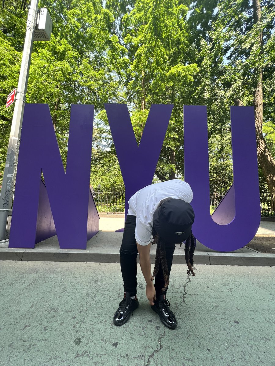 onlykianei's tweet image. So Much Prada You Aint Gotta Be Prada Me

#MASTERED
#NYUGrad💜