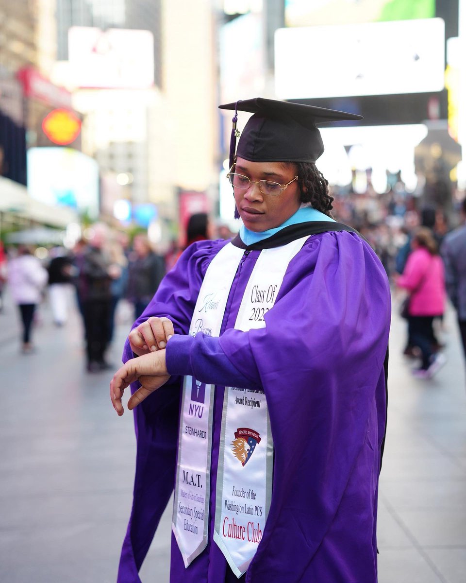 onlykianei's tweet image. So Much Prada You Aint Gotta Be Prada Me

#MASTERED
#NYUGrad💜