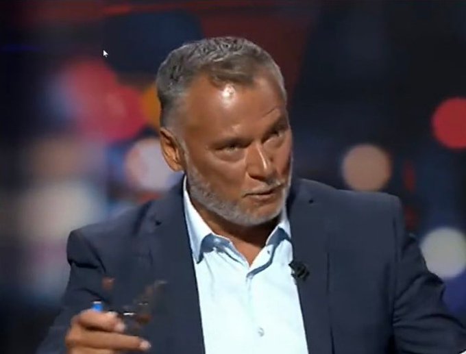 ShazbuzJames's tweet photo. Stan Grant is walking away from the ABC due to racism.
Unbelievable.
All I can say you brought this upon yourself.
As an Aboriginal, your blakface is not necessary. 
Good riddance. https://t.co/BdDJzUj1i3