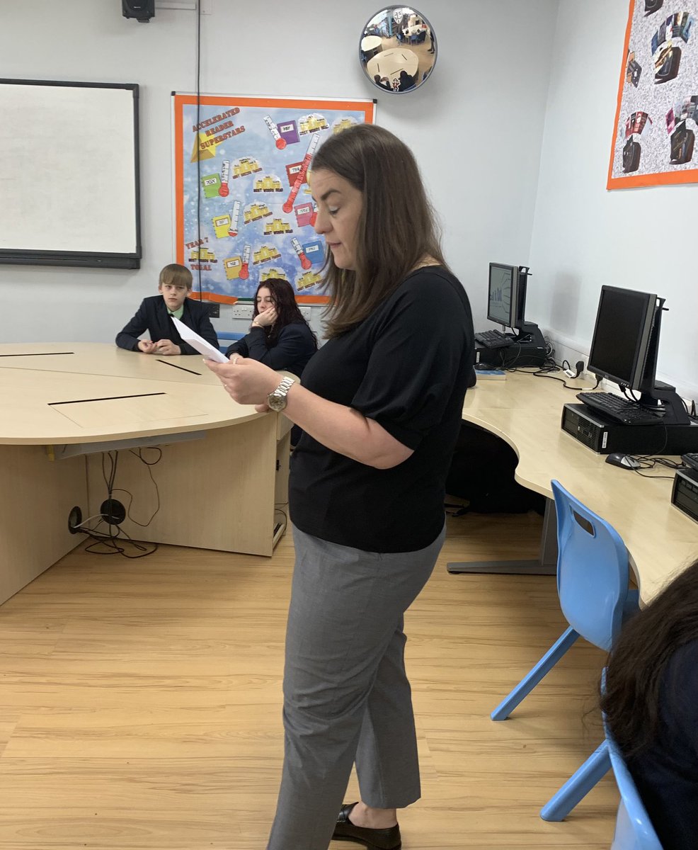 Everyone READING <a href="/RegentsParkCC/">Regents Park Community College</a> 👏😊Second instalment of The Landlady read during period 1 in every class this morning! #Reading #readingcommunity #readingforpleasure <a href="/RegentsReads/">Regents Reads</a>