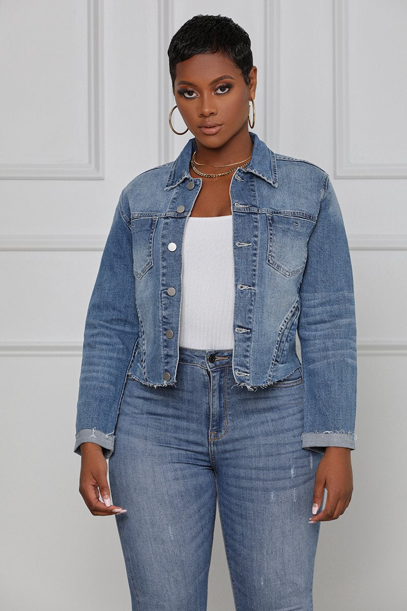 Stretch Denim Jacket Women Slim Short Jacket
#DenimJacket
#StretchDenim
#SlimFit
#ShortJacket
#WomensFashion
#DenimLove
#CasualStyle