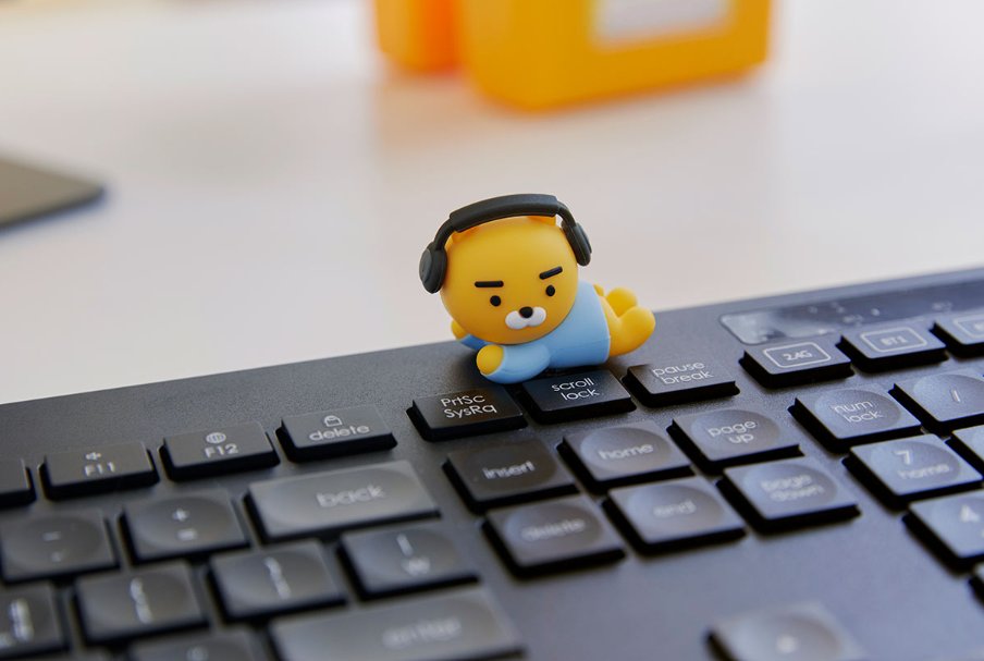 596번째 이벤트 입니다

이번에는 멀티페어링 무선 키보드로 진행하겠습니다!

춘식이 or 라이언 중 원하시는 캐릭터를 선택해 주세요!

팔로우 + 리트윗 해주신 분들 중 한분 추첨해서 드리겠습니다

5월 25일 목요일에 추첨하겠습니다!