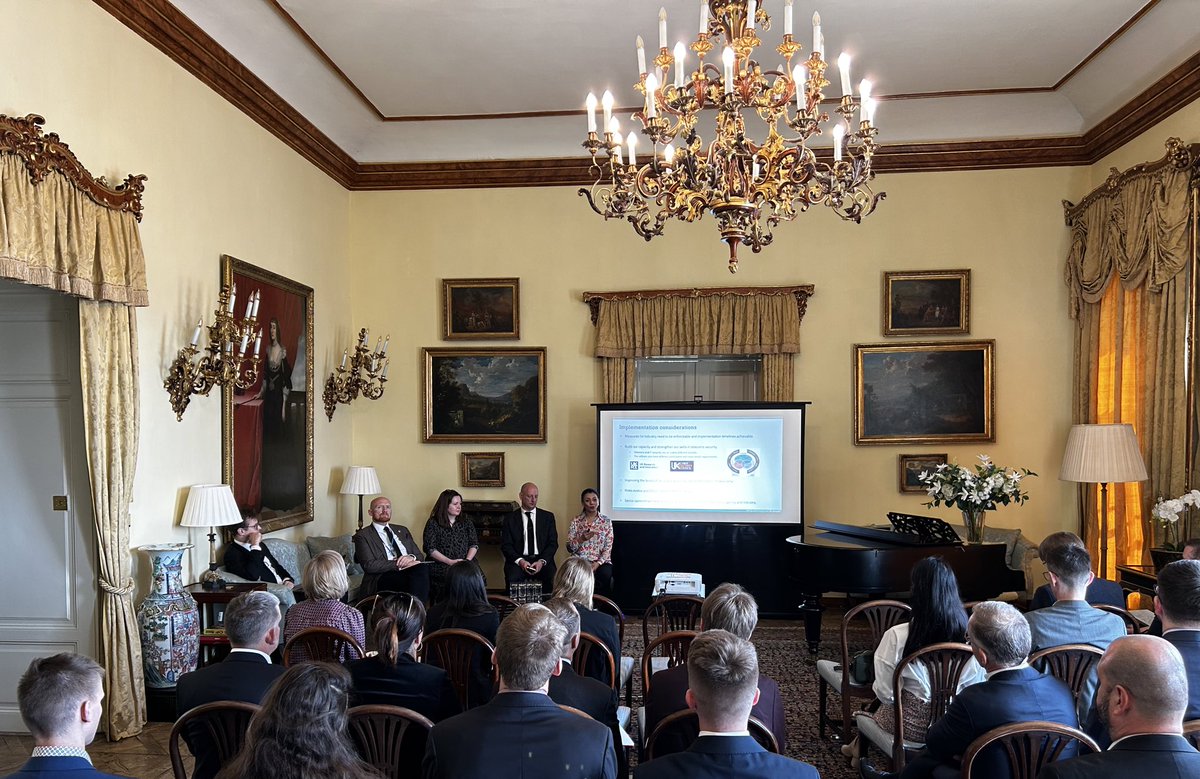 Velvyslanectví <a href="/UKinCR/">British Embassy Prague</a> uspořádalo akci věnovanou kybernetické bezpečnosti - sdílet zkušenosti je velmi důležité, ale mnohem zajímavější je (a mělo by být i inspirací) nahlédnout, jak je strukturovaná a jak pracuje britská státní administrativa a regulace 👍