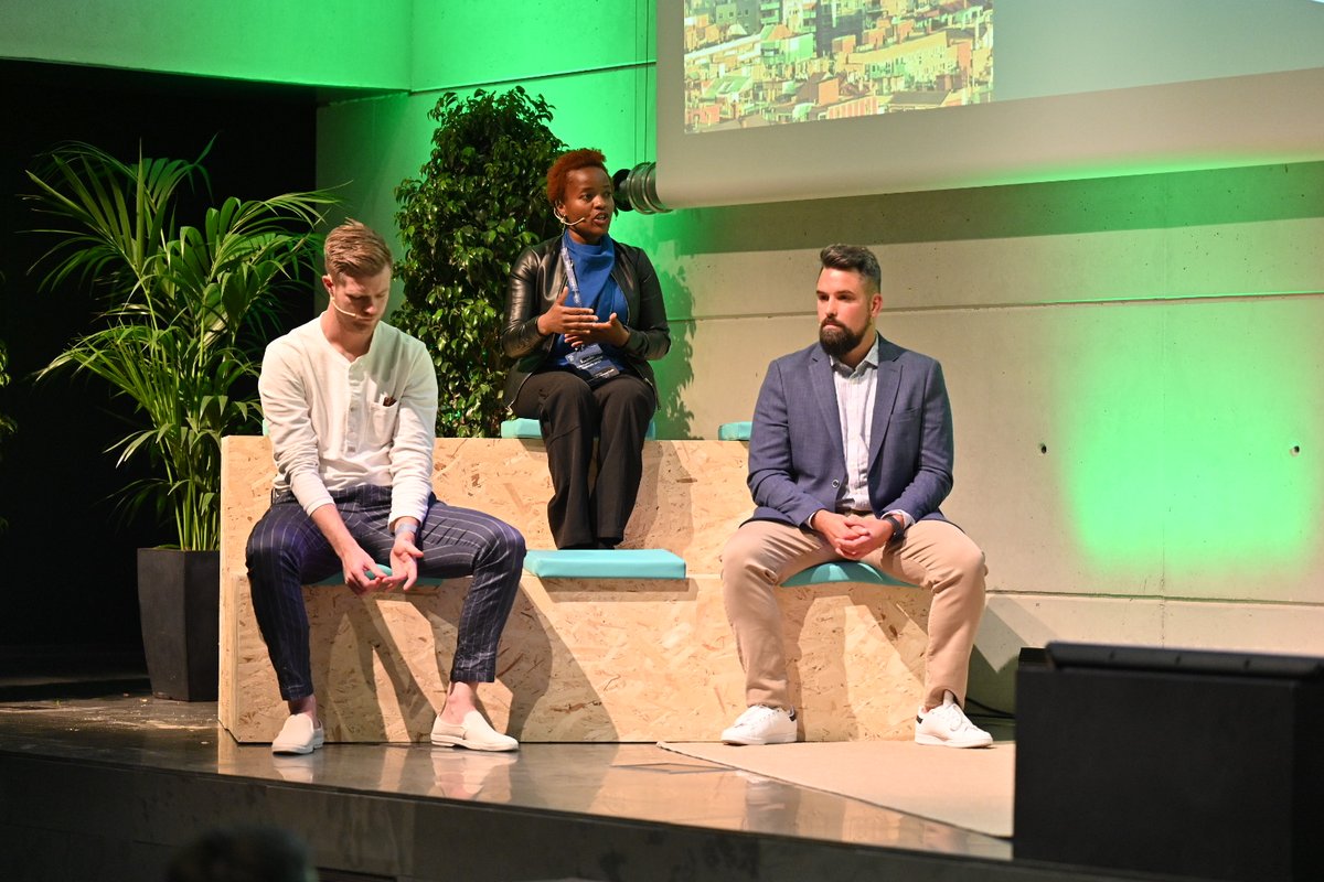 Esade's tweet photo. Day 1 of @esadeEEI's #EESummit was packed with insights, covering future trends and AI, and how to scale companies for sustainable growth. We look forward to the 2nd day of diving deeper into more discussions with industry leaders and entrepreneurs! 👏🚀 #EsadeForEntrepreneurship https://t.co/SCaBk5WjBr