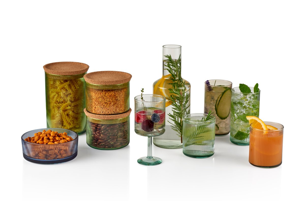 PackshotPeople's tweet image. And relax, it&apos;s Friday!

#glasscontainers #glasswarephotography #kitchensupplies #packshot #packshotpeople #productphotography