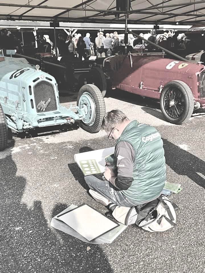 revslimiter's tweet image. MENTAL HEALTH AWARENESS WEEK 15 - 21st MAY

2 photos taken 7 years apart: one of them where I am feel by great and the sketch is going well; the other just a few weeks after a serious mental health breakdown.
1/7