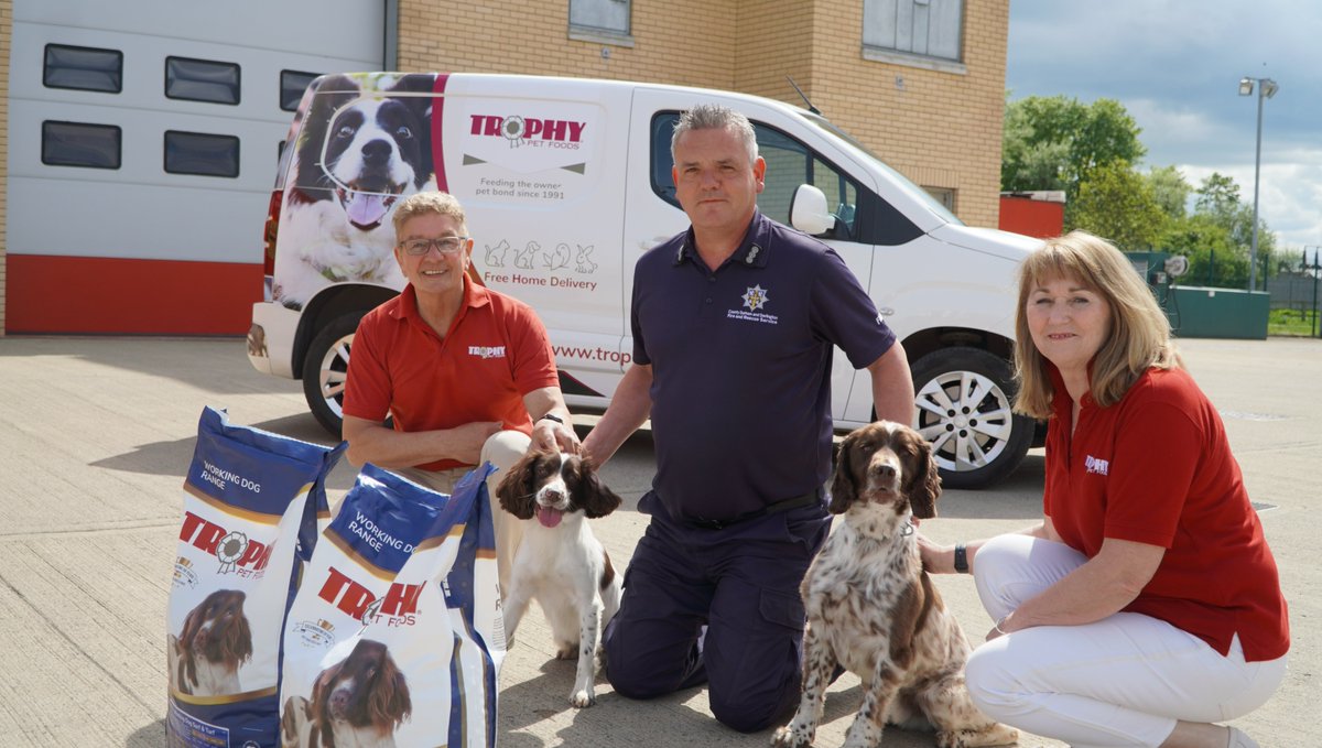 Big thank you to <a href="/TrophyPet/">Trophy Pet Foods</a> for donating 2 bags of quality dog food worth £100 to our fire investigation dogs Woodie and Twix 🐶🐶 We're sure it will keep them fuelled for their sniffing days at work! 🔥  #ThankYou #DogsWithJobs