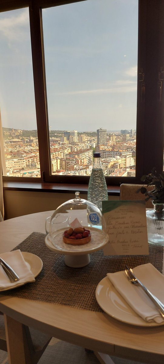 IsidroTenorio's tweet photo. Ayer visitamos #Barcelona con @Comunidad_AEDH para la jornada #HotelyEnergía. Muy buenas instalaciones del @MeliaBcnSarria y, sobre todo, excelente la atención personalizada del equipo, encabezado por Victoria Cazorro. https://t.co/NRQTlo0EiO
