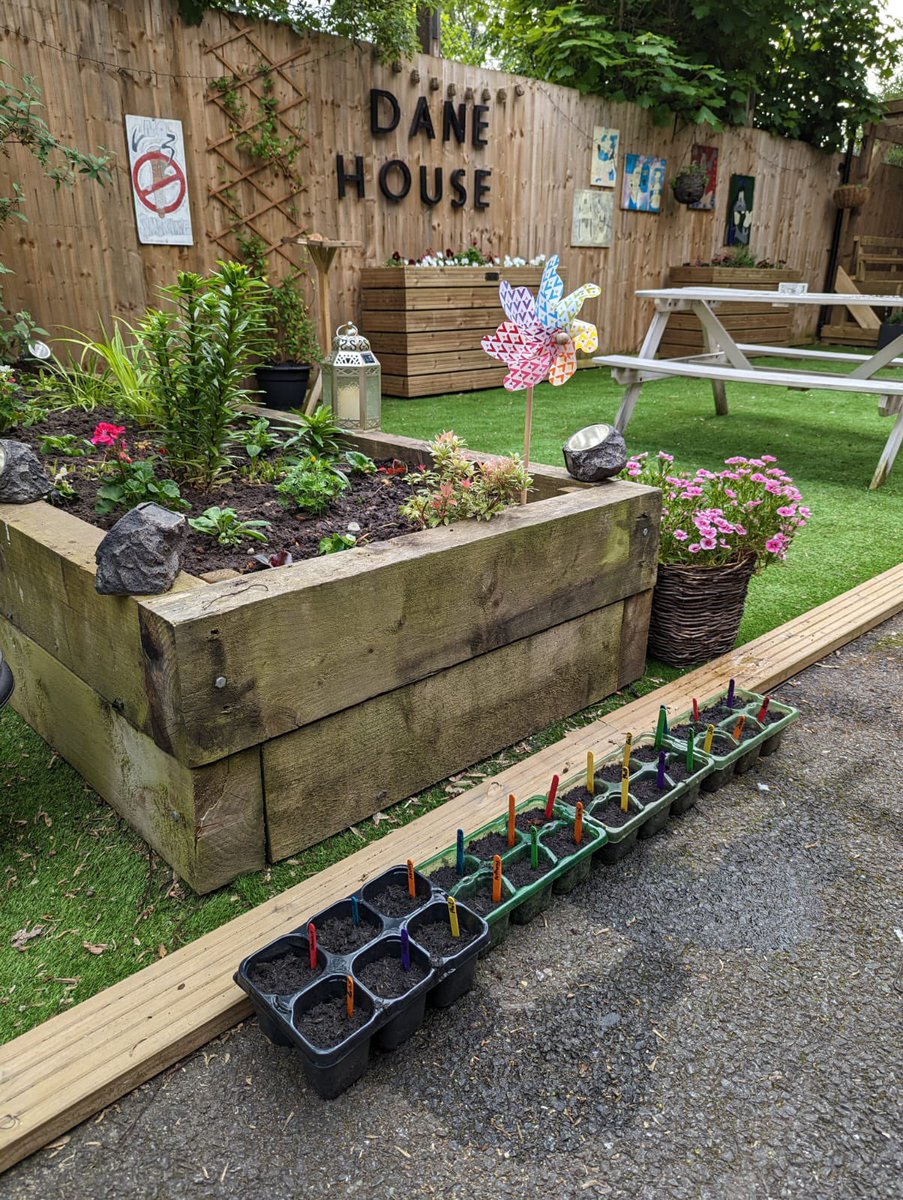 SIS_Dane_House tweet media