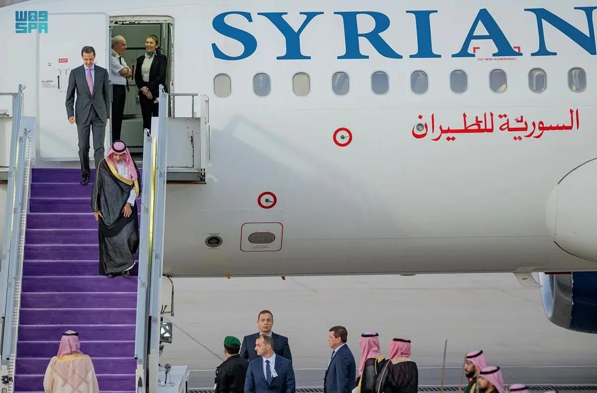 SonjaEnde's tweet photo. The Unipolar world is broken. The Middle East and Africa are becoming independent. Unique in history, President Assad of Syria visits Saudi Arabia. 10 years ago, KSA sponsored ISIS (DAESH) at the request of the West, the US and the EU. https://t.co/r6g2f7ezRM https://t.co/JRknNABetb