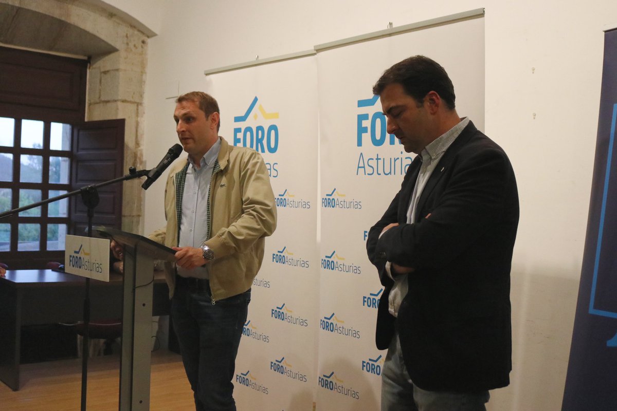 Ayer en el 📍Monasterio de Cornellana acudí a un acto de campaña como candidato a la alcaldía de Salas y candidato a la Junta del Principado por occidente. Gracias a todos los que acudisteis y a <a href="/AdrianPumares/">Adrián Pumares</a> por acompañarnos. #AcercandoOccidente 💙💛