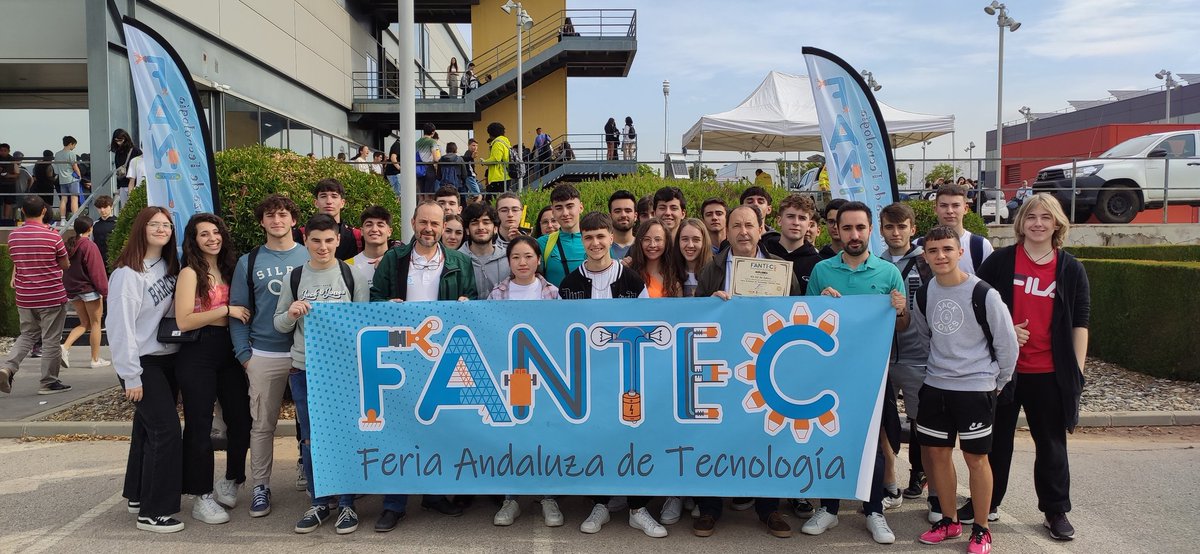 tecnozati's tweet photo. En el @iesgildezatico ya tenemos montado nuestro stand y preparados para disfrutar de un día de cacharrillos!
Estupenda labor la de los compañeros de @AptaMalaga enhorabuena!
#fantecmalaga2023
@fantecmalaga
@fgcoca
@clubroboticagra
@ParqueCiencias 
@profejlgarcia https://t.co/5V1E40Y88Y
