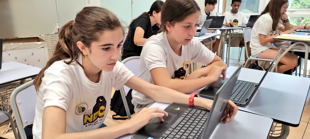 Liceo Francés Sevilla tweet media