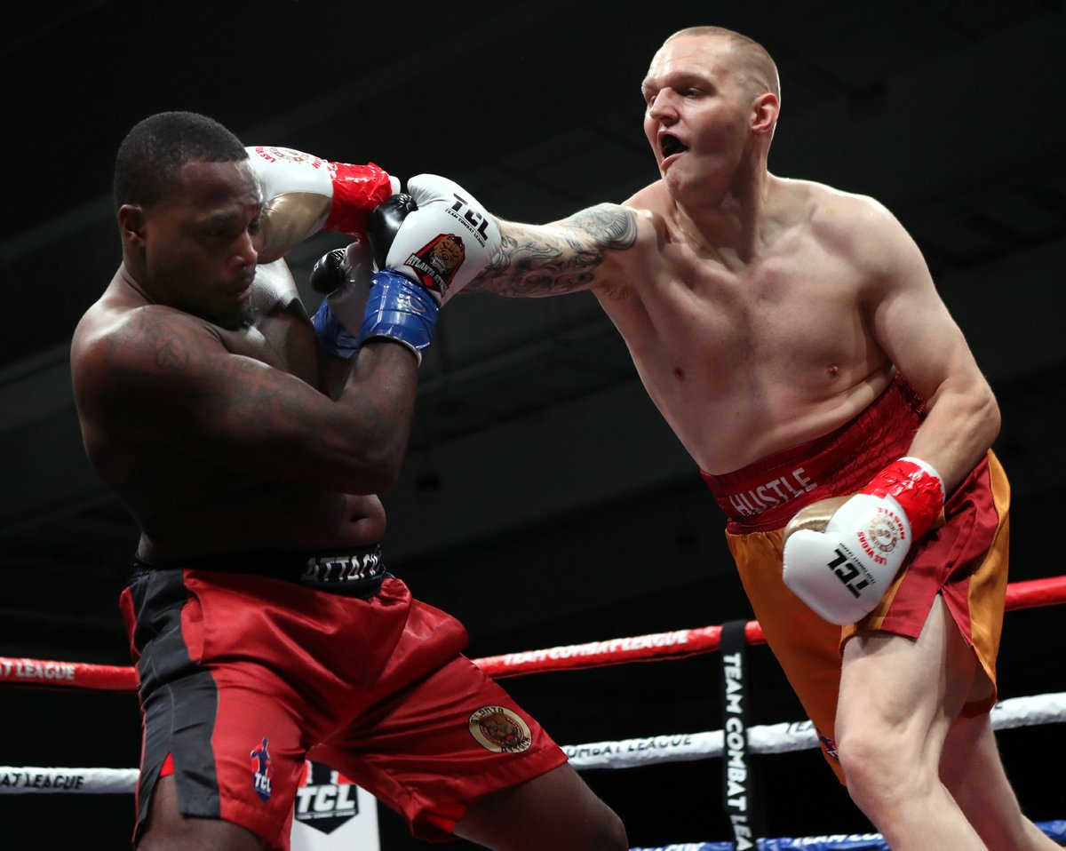 tblboxing's tweet image. Our heavyweight division is stacked! No feel out round... just nonstop action for 3 min! 

#boxing #teamcombatleague #boxitout