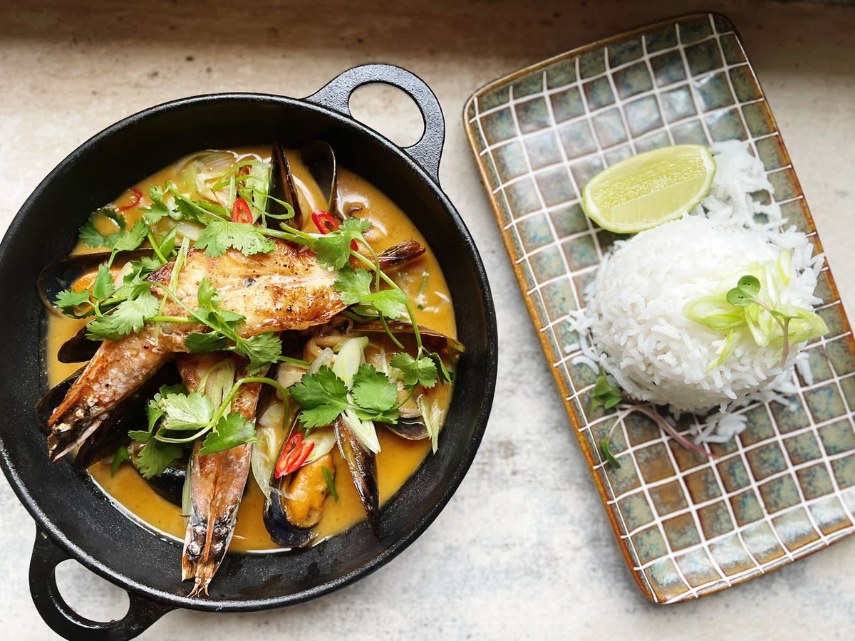 phesantekraal's tweet image. On a cool winter’s day, what could be better than a warm CAPE MALAY SEAFOOD CURRY - Hake, prawns, and mussels served in a Cape Malay curry with sweet potatoes, pickled kumquat, wild garlic, corn daltjie &amp;amp; fragrant basmati rice.

#drinkdurbanville #dinedurbanville #insideguide