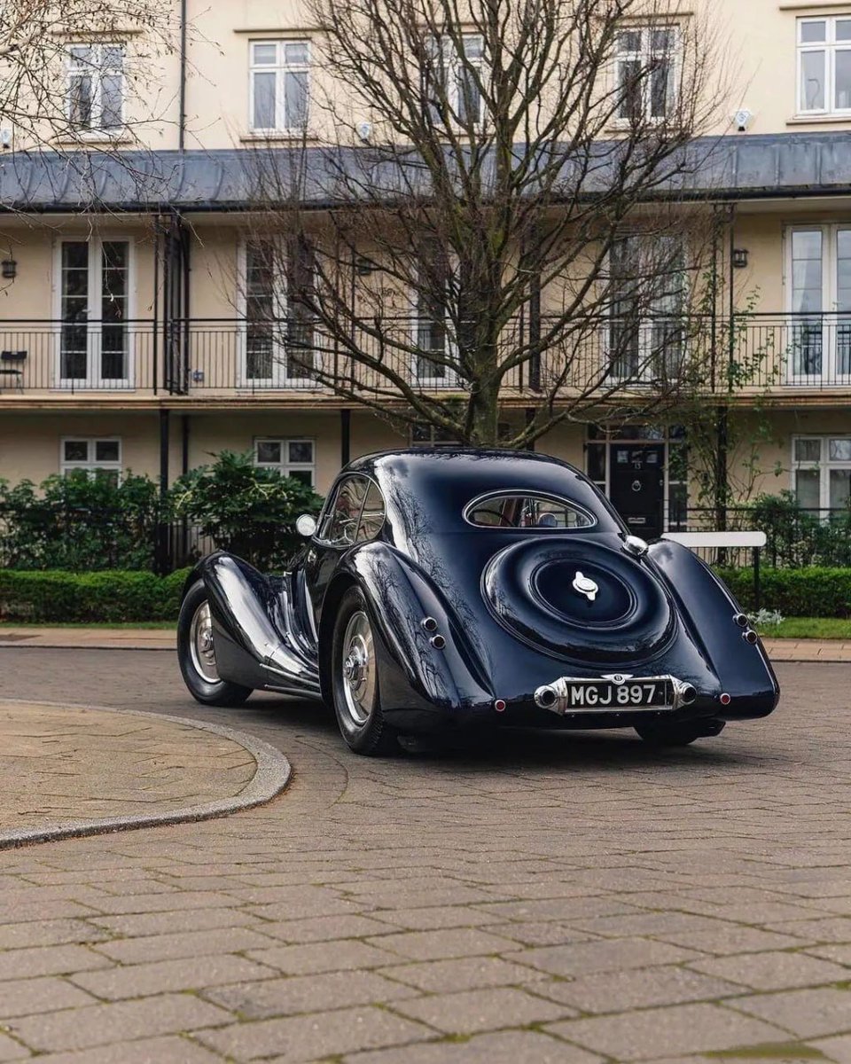mina_23325's tweet photo. Vintage Sports Cars https://t.co/bSw0uSC13G
