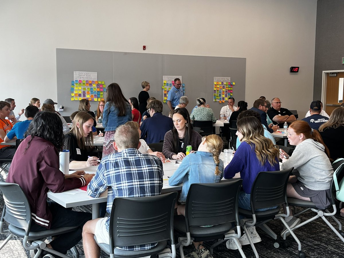 KfiferFifer's tweet photo. What a great experience for Mill Creek today! Community-Connected Visioning Day with @FordNGL Thanks for your leadership @MillCreekSupt @StaceyMonnett ! https://t.co/CFJmZRkBHh