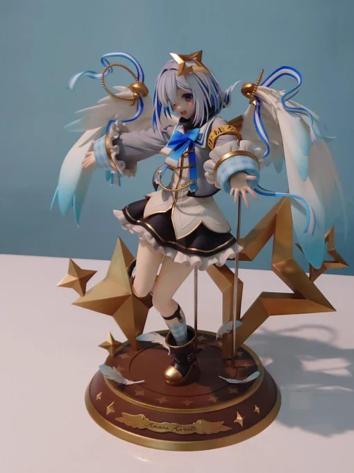 この水色髪の女の子のフィギュアが気になる…