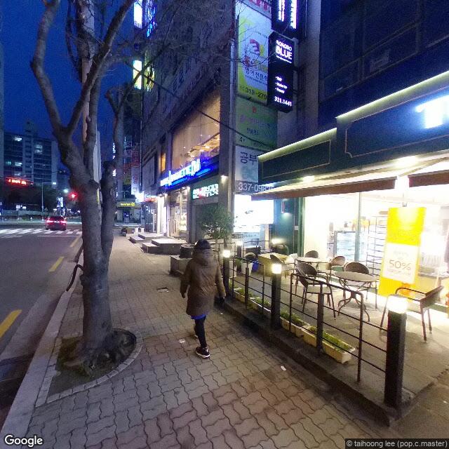 Random Bakery tweet media