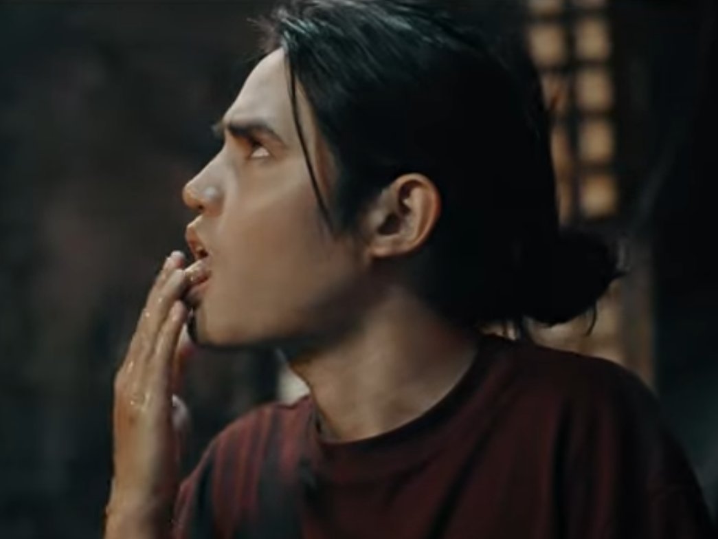 KoiMiazaki's tweet photo. Pablo 1st scene theory:

Nilaga yung niluluto nya based on the kasabihang "Kung may tiyaga, may nilaga".

Yung kinuha nya na kahoy, panggatong yun (may iba pang kahoy sa gilid) ++

DI KA BASTA MAKAKAKITA NITO
@SB19Official #SB19
#SB19GENTO
#GENTO_MusicVideoOutNow https://t.co/DCa1AjB3oq