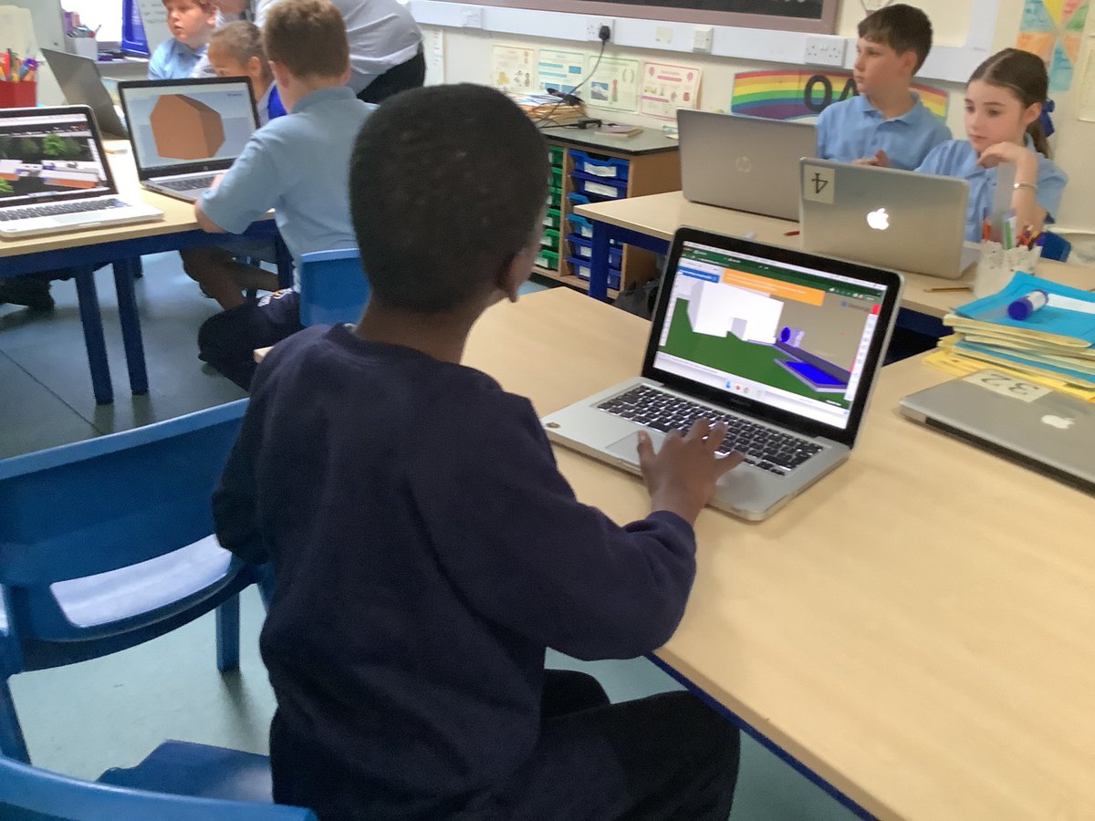 oli_year5's tweet photo. Year 5 thoroughly enjoyed creating 3D models using CAD! 💻
#olipcomputing @csergeant3 @DeputyOLI https://t.co/5O02obNkLY