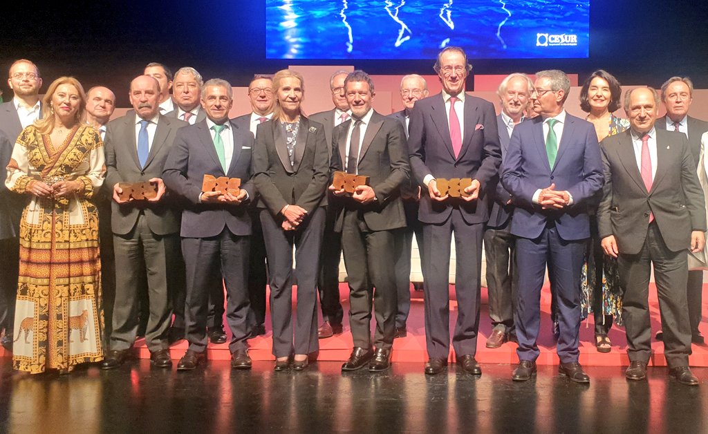 Nuestra enhorabuena a los premiados por <a href="/CesurEdelSur/">CESUR</a> en la IV edición de los #PremiosPEC. Un orgullo para <a href="/Heineken_ESCorp/">HEINEKEN España</a>  formar parte de esta gran familia de empresas y personalidades implicados con esta tierra.