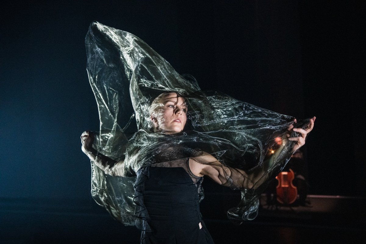 TeroSaarinenCo's tweet photo. Tero Saarinen's 𝙏𝙝𝙞𝙧𝙙 𝙋𝙧𝙖𝙘𝙩𝙞𝙘𝙚 is returning on Mezzo TV's programme during May and June! The multi-camera recording of TSC's and @HelsinkiBaroque's creation was shot in 2021 by film director Thomas Freundlich. ➡️ https://t.co/r9txBQRNae https://t.co/uwnbM0jkUP