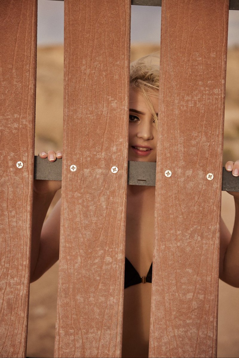 If you saw your neighbor peeking through your fence like this, what would you do? Wrong answers only 😈 <a href="/photoshootninja/">Brennan | Photoshoot Ninja</a>