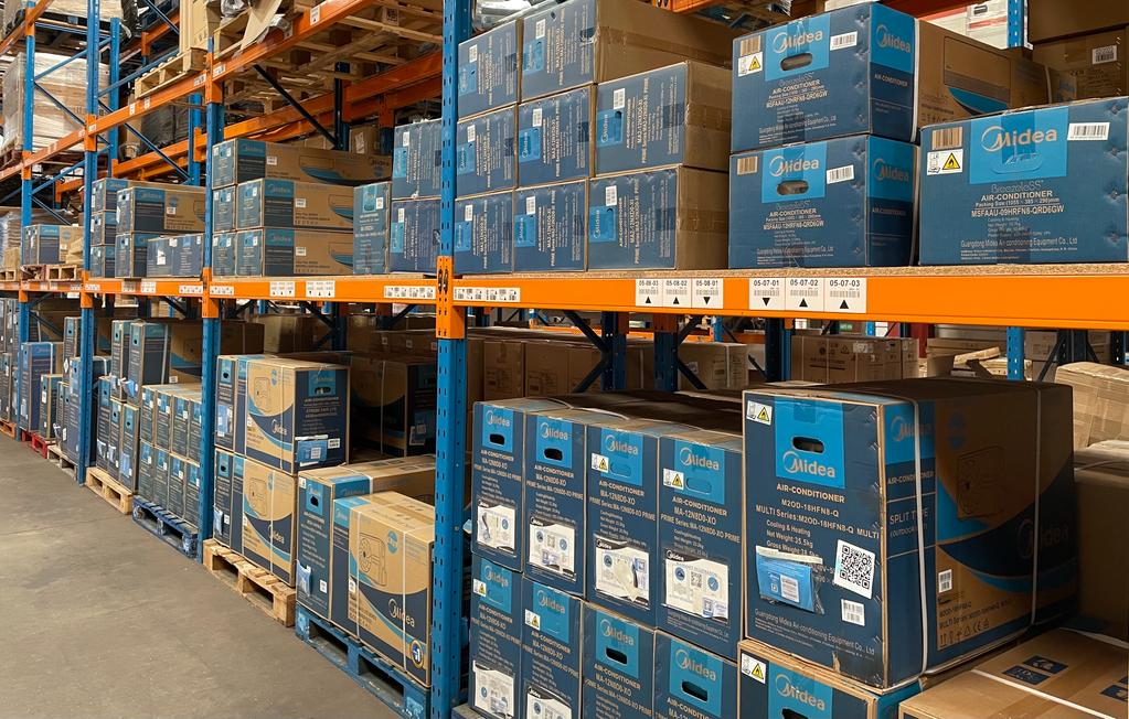 Check out our Midea aisle here at iXus stocked up and waiting for you  🫵🫵

Full systems waiting for your orders so don't hesitate get in touch 📞☎️

Our warehouse team are waiting for your orders 💪💪