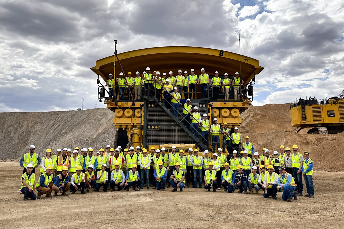 International Mining on Twitter "Komatsu recently hosted customers and