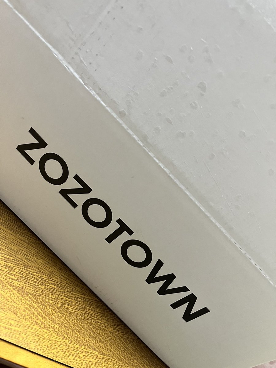 Tomomooo224's tweet photo. ZOZOTOWN数えられないくらい使ってるけど今回白箱でびっくり
 #ZOZOWEEK箱CP https://t.co/zyrHGILIMJ