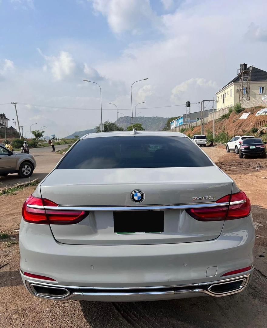 BOUGHT BRAND NEW 2017 BMW 7series ₦27.350M   Owner’s house Maitama
