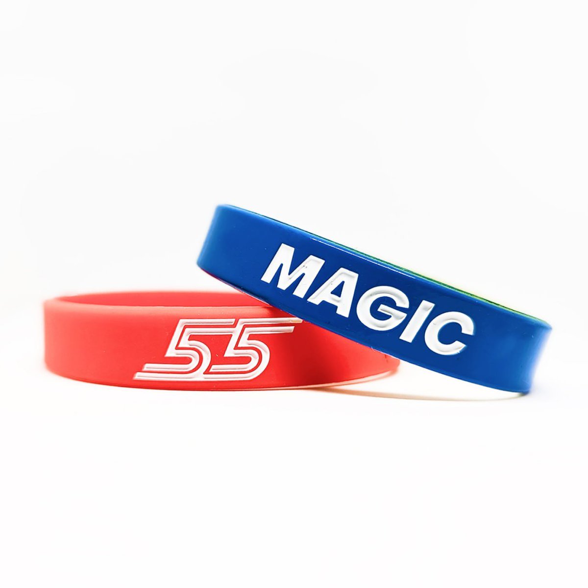 ChampionsCharms's tweet photo. 🔥 ¡Presentamos nuestros nuevos productos!

Nuevas pulseras con nuevos diseños, rememora la época de Fernando Alonso en Renault y vuelve a sentir la primera victoria de Carlos Sainz con la pulsera "Stop Inventing" (Más fotos en el hilo)

🚨 Ya disponibles en nuestra web! https://t.co/lqPhq7VyxT