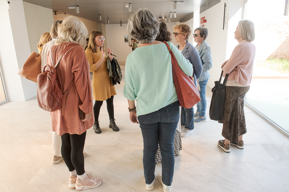 Ja podeu concertar visites guiades a les exposicions del Centre Internacional de Fotografia Toni Catany! Per a grups d'entre 5 i 15 persones en l'horari d'obertura del centre; són gratuïtes i les podeu concertar al correu mediacio@fundaciotonicatany.cat
#CIFTC #Llucmajor