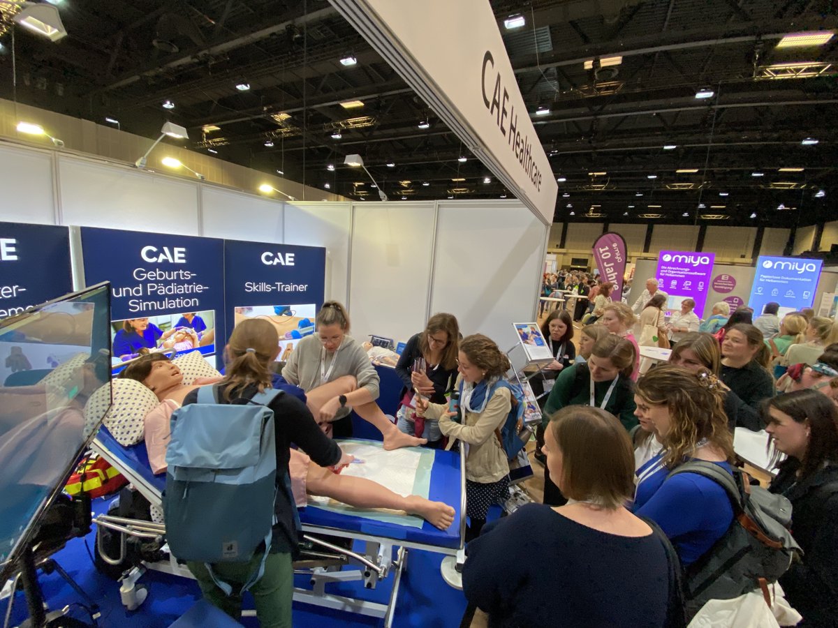 _elevate_health's tweet photo. Die Demonstrations unseres Geburtssimulators CAE Lucina auf dem Hebammenkongress sties auf eine rege Beteiligung. Vielen Dank für Ihren Besuch und auf Wiedersehen bei einer unserer nächsten Veranstaltungen, z.b. HPSN Deutschland im Dezember. Jetzt anmelden https://t.co/t5mp8S7Zq9 https://t.co/pkQZqOZGES