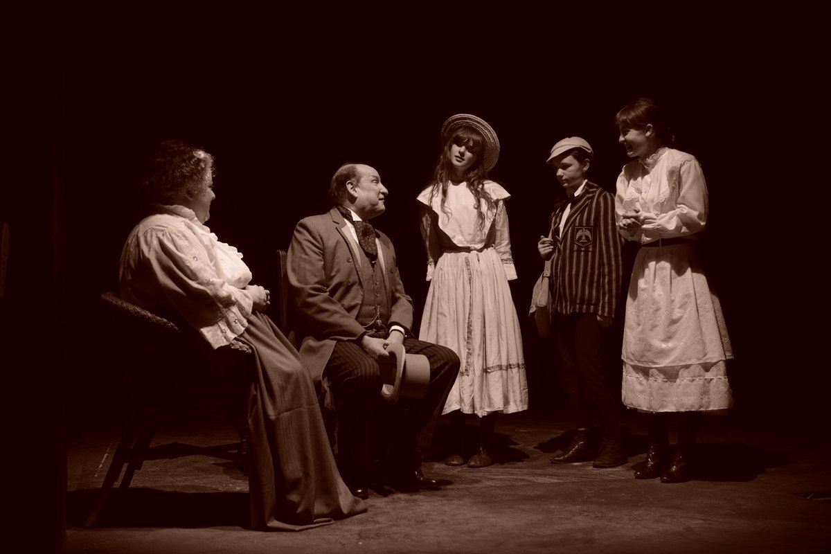 HGLTBham's tweet photo. All aboard for opening night! 🚂

Our production of The Railway Children has its first performance this evening - performances run until the 27th of May so make sure you’ve booked your tickets! 

https://t.co/gNgHUwcCB8 https://t.co/cPxmKydNIw