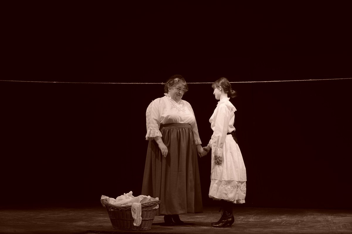 HGLTBham's tweet photo. All aboard for opening night! 🚂

Our production of The Railway Children has its first performance this evening - performances run until the 27th of May so make sure you’ve booked your tickets! 

https://t.co/gNgHUwcCB8 https://t.co/cPxmKydNIw