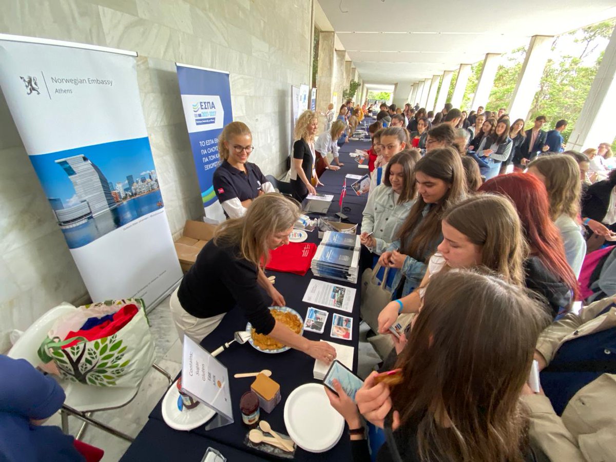 #Young_girls and boys meet BlueGeneration with the Norwegian Embassy in Athens on #EuropeDay 2023
 
For #free_career_mentoring, contact us 📧 Info@bluegeneration.org

#BlueEconomy #bluegenerationproject #EEAandNorwayGrants #FundforYouthEmployment #YouthEmploymentMagazine