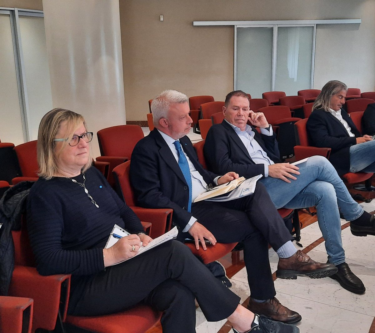 #UilpLiguria all'incontro tra #CgilCislUil e ass. alla sanità  sul tema delle #risorse da dedicare al comparto. Subito un percorso di condivisione e confronto con un #pattosociale tra #CgilCislUil e Regione come dice <a href="/marioghini/">Mario Ghini</a> per avere ulteriori risorse dal livello nazionale.