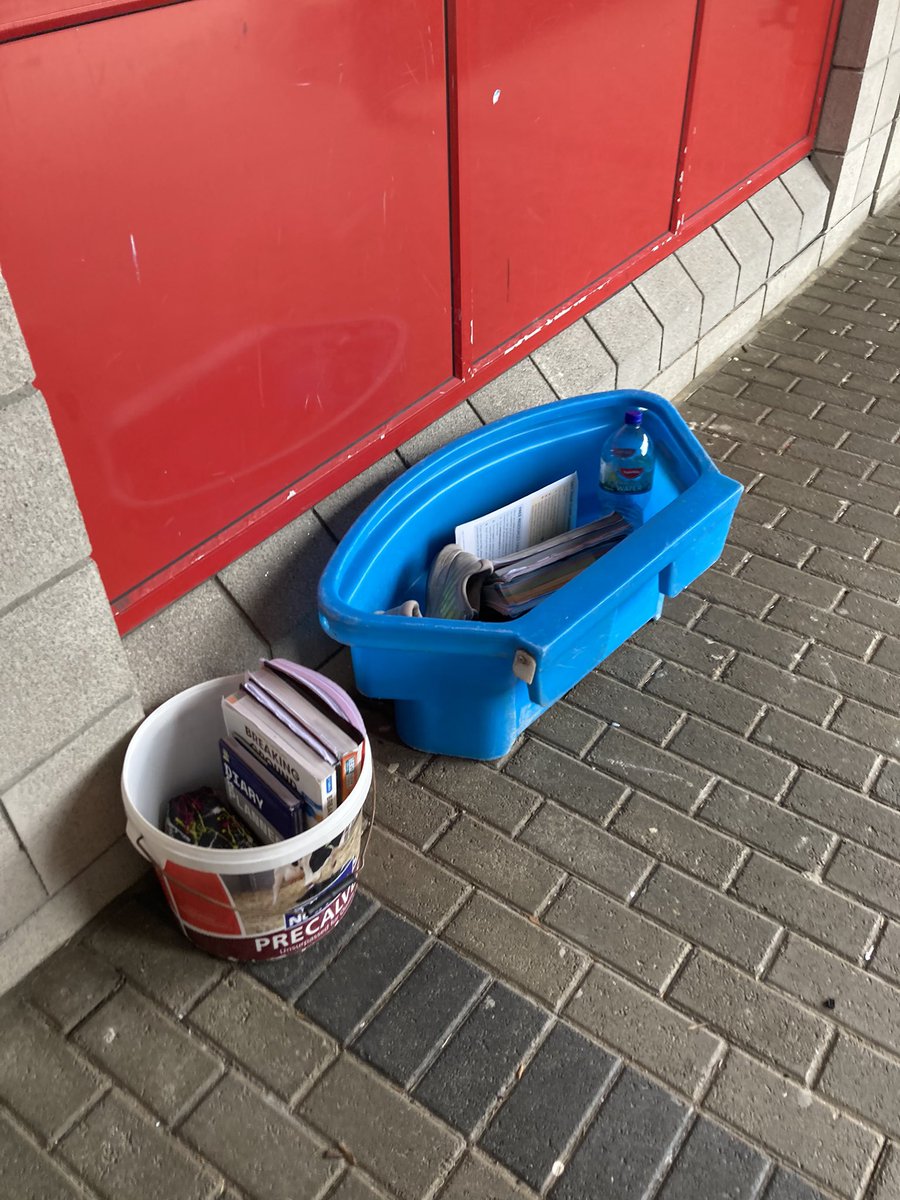 ColMhuire's tweet image. It’s a special day here in @CMhuireAskeaton our Leaving Certs are having their last full day. They’re having an “anything but a bag” day . Everything from litter boxes to calf feeders and mineral lick buckets! #Agsci