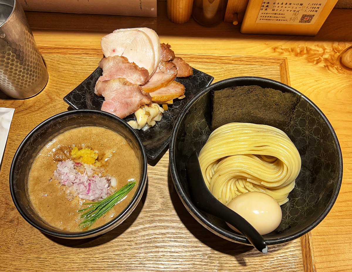 CocktailMD's tweet photo. Current noodle status:
Tsukemen w/ everything #Tokyo https://t.co/JNfyidkhYU