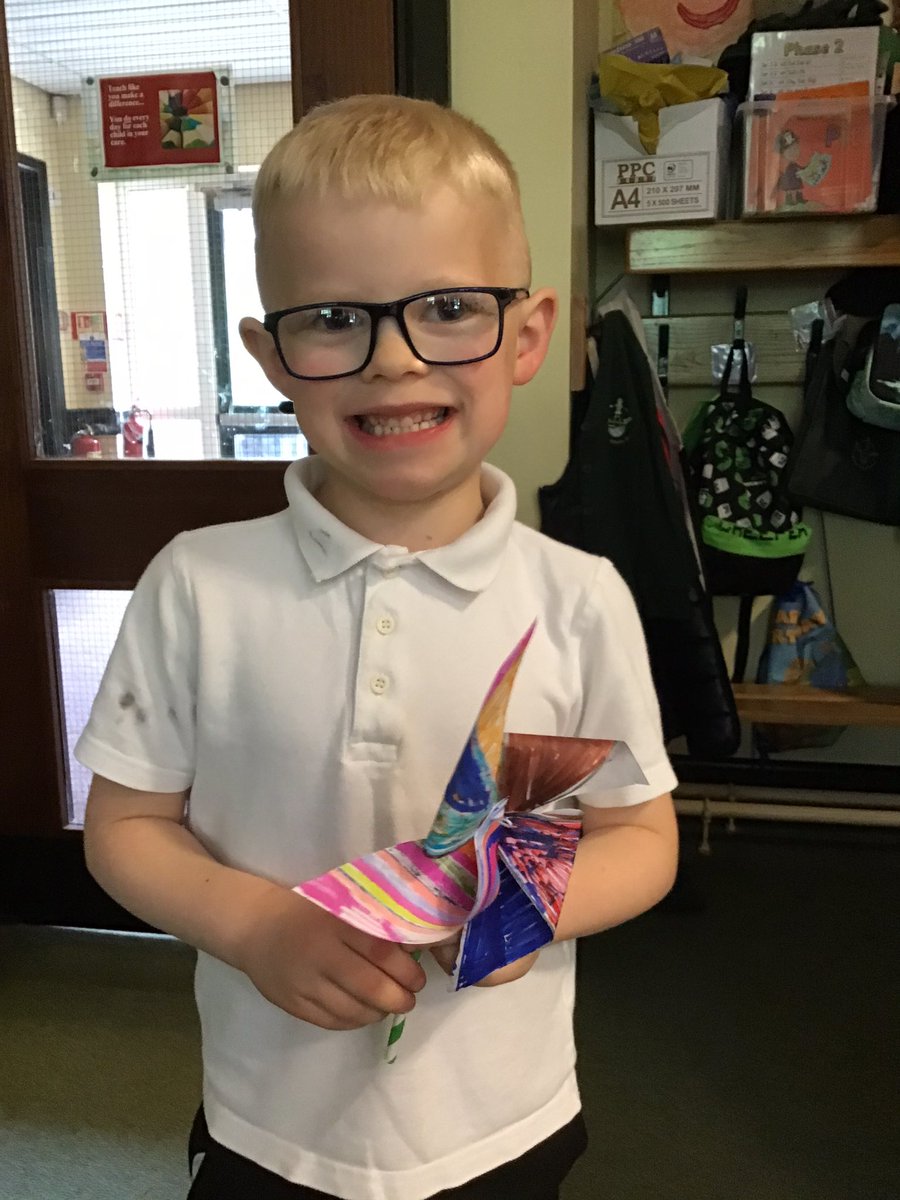 bps_Y1's tweet photo. Year 1 loved learning about the wind and how we can use it to make energy. It was very fiddly business making a wind turbine! https://t.co/ekzx2UvxCT