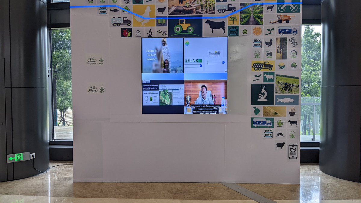 kale_aye's tweet photo. Panel discussion on the #GreenLegacyInitiative at the #sciencemuseum
Such platforms connecting gov. offices, research centers, donors &amp; private sector are essential.
@BiovIntCIAT_eng is present at the exhibition showcasing some of our innovations on the agri &amp; forestry sector. https://t.co/EOKK0JS9lJ