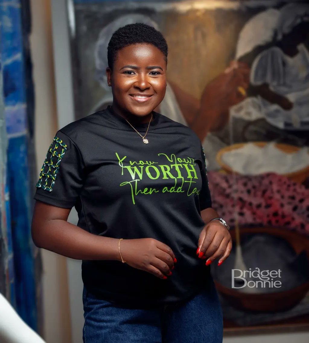These beautiful T-Shirts I am wearing are from Naaksapparel, and they are part of the Bonnie Collection. 

Please call 0207172057 for yours.

It's an honour to have a collection named after me. 

#Brand #Clothing #GlobalIcon #OnGod  #Favour #Grace
